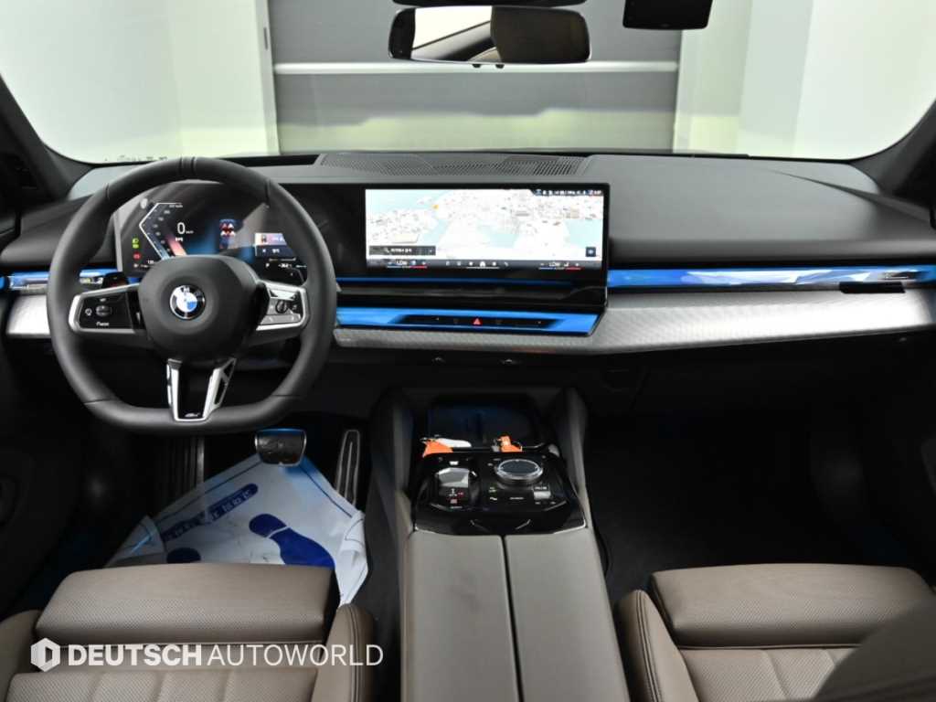 BMW 5-Series — photo 07