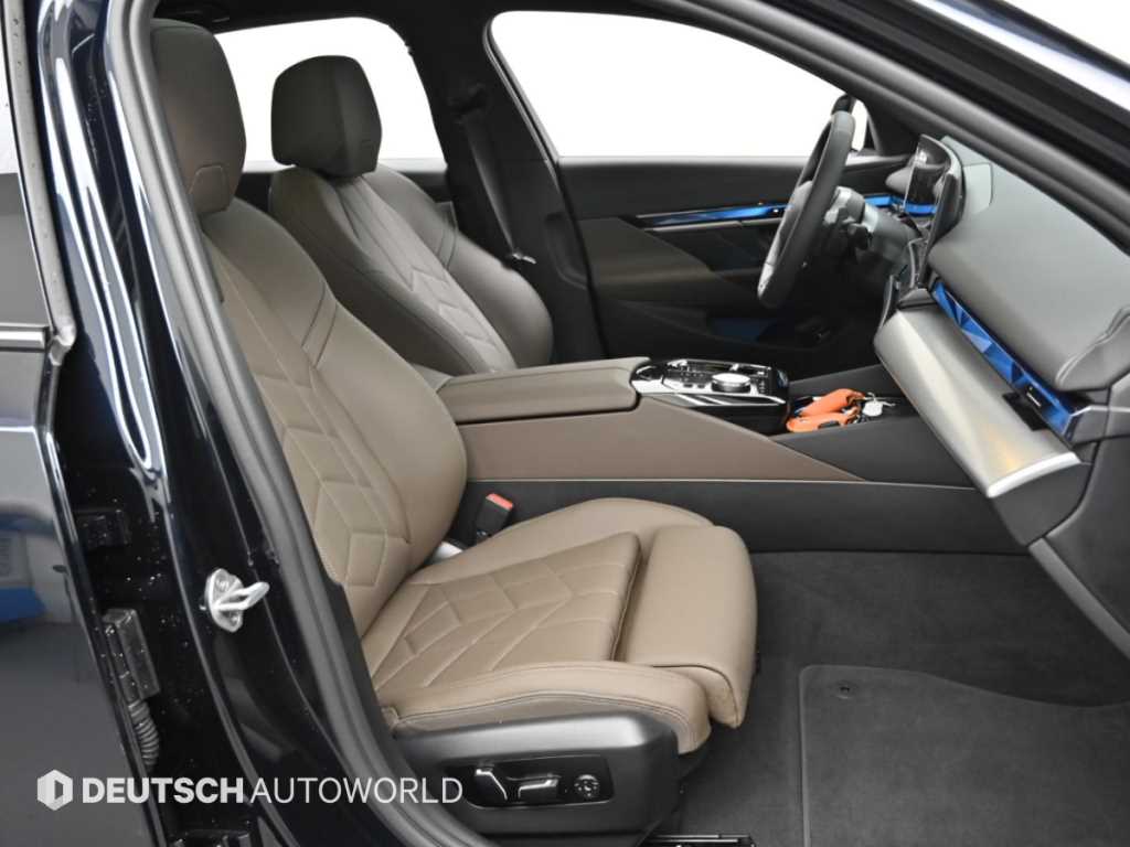 BMW 5-Series — photo 10