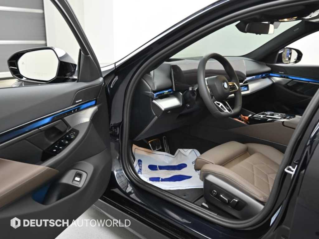 BMW 5-Series — photo 11