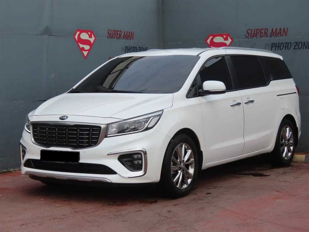 Kia Carnival — photo 01
