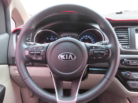 Kia Carnival — photo 11