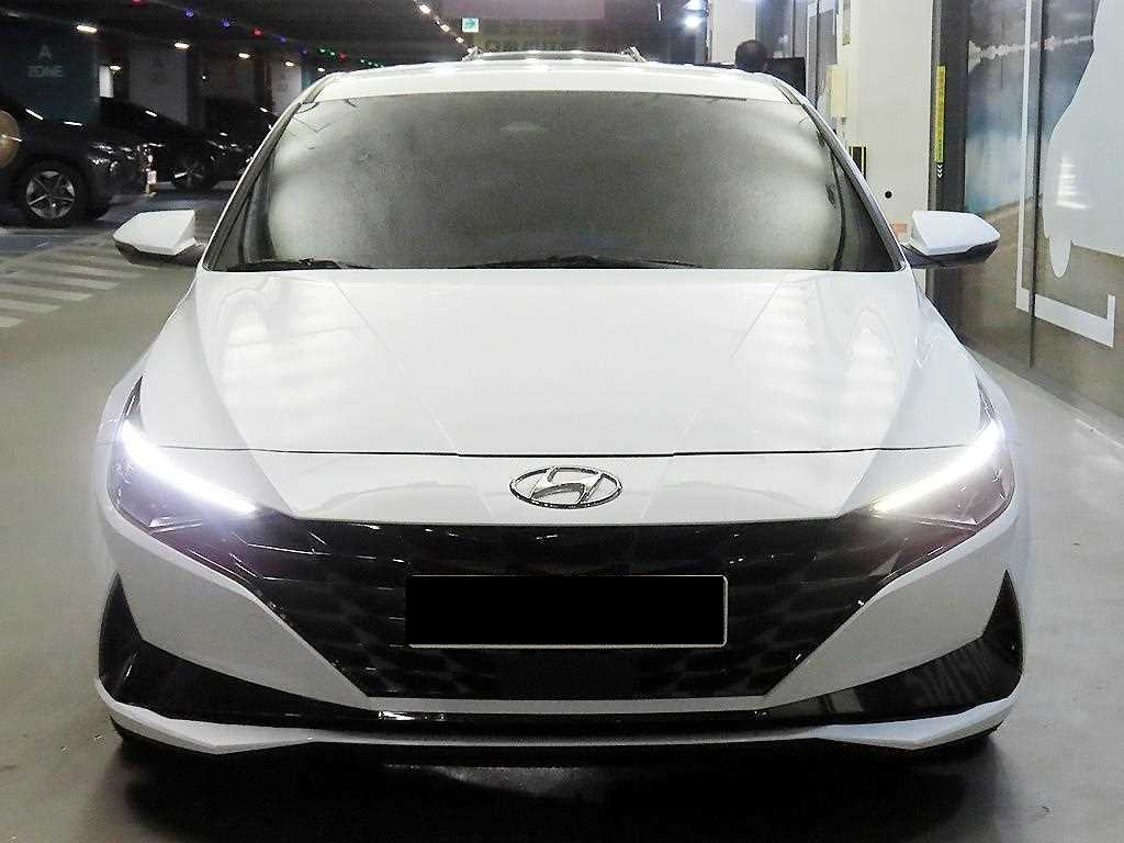 Hyundai Avante — photo 02