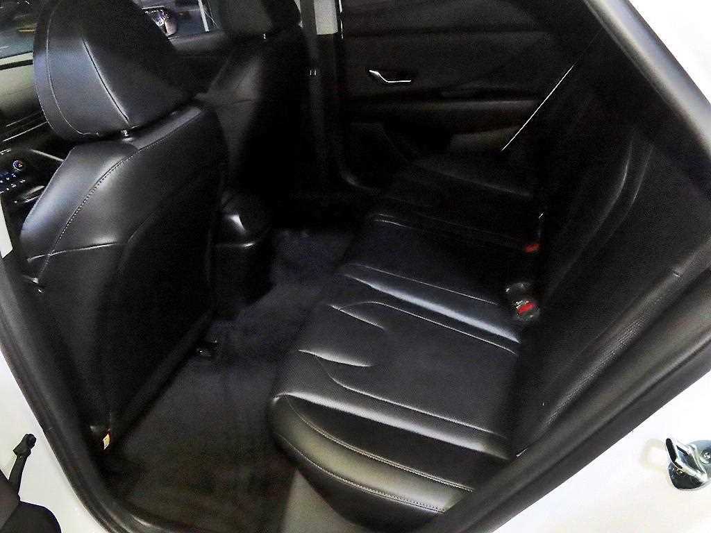 Hyundai Avante — photo 07