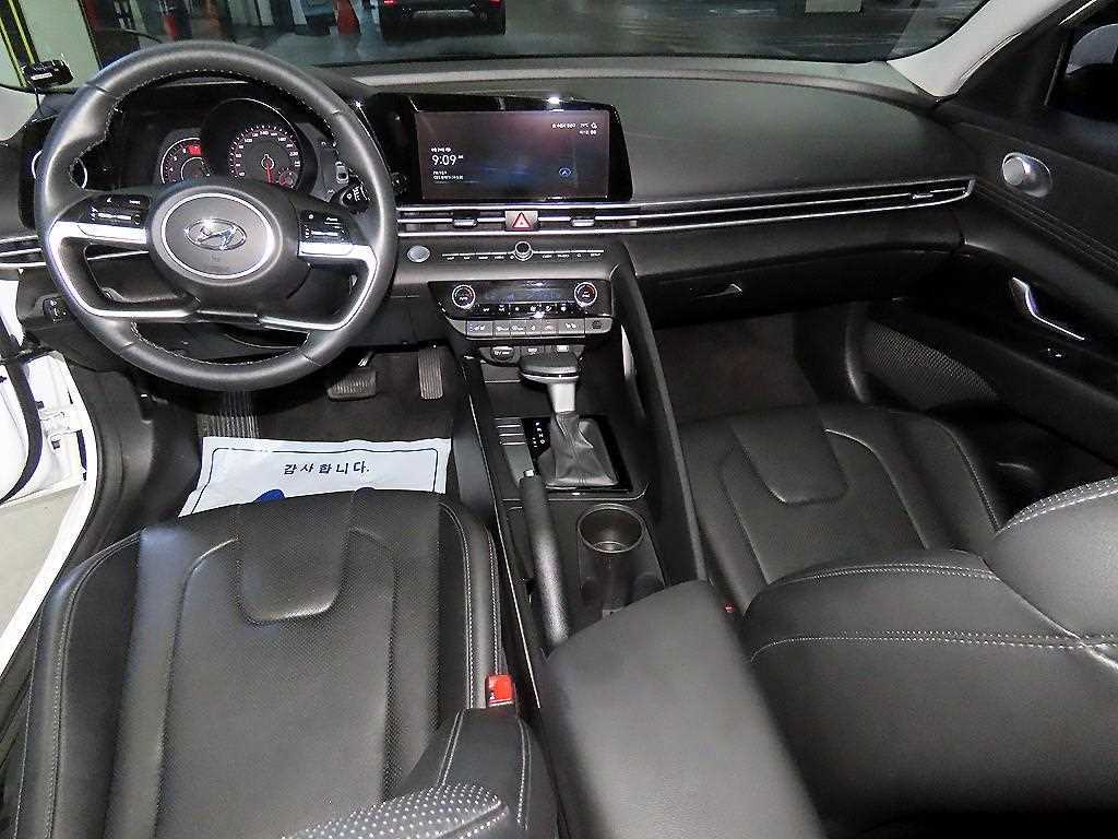 Hyundai Avante — photo 10