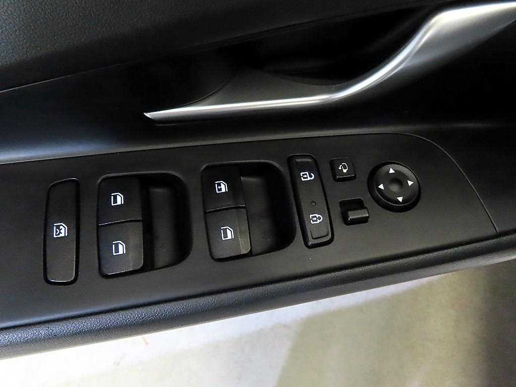 Hyundai Avante — photo 13