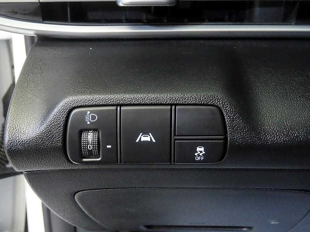Hyundai Avante — photo 14