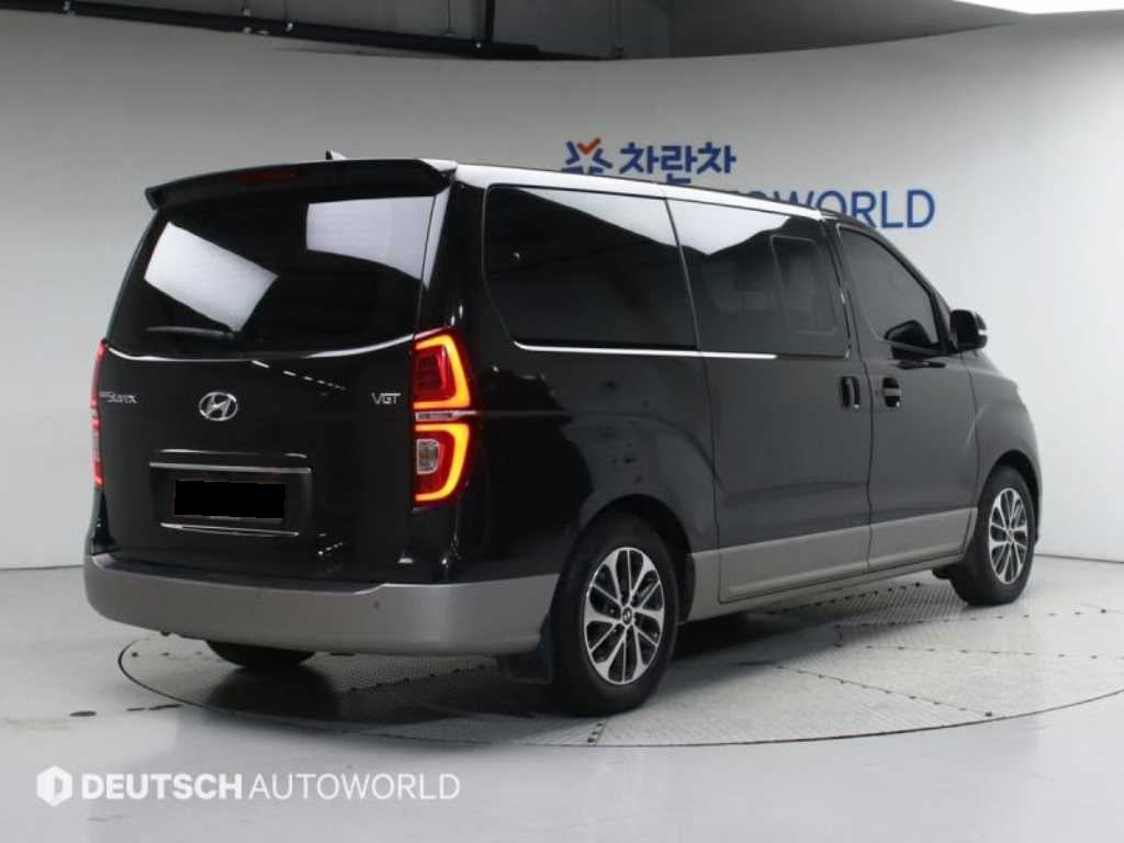 Hyundai Starex — photo 02