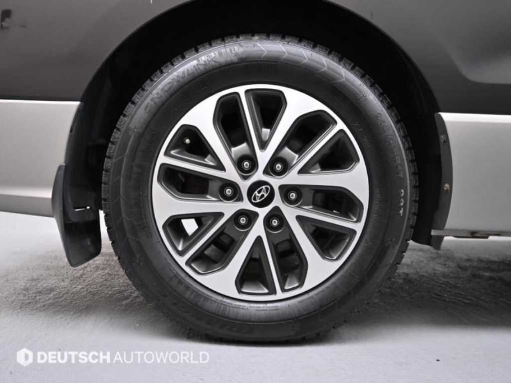 Hyundai Starex — photo 05