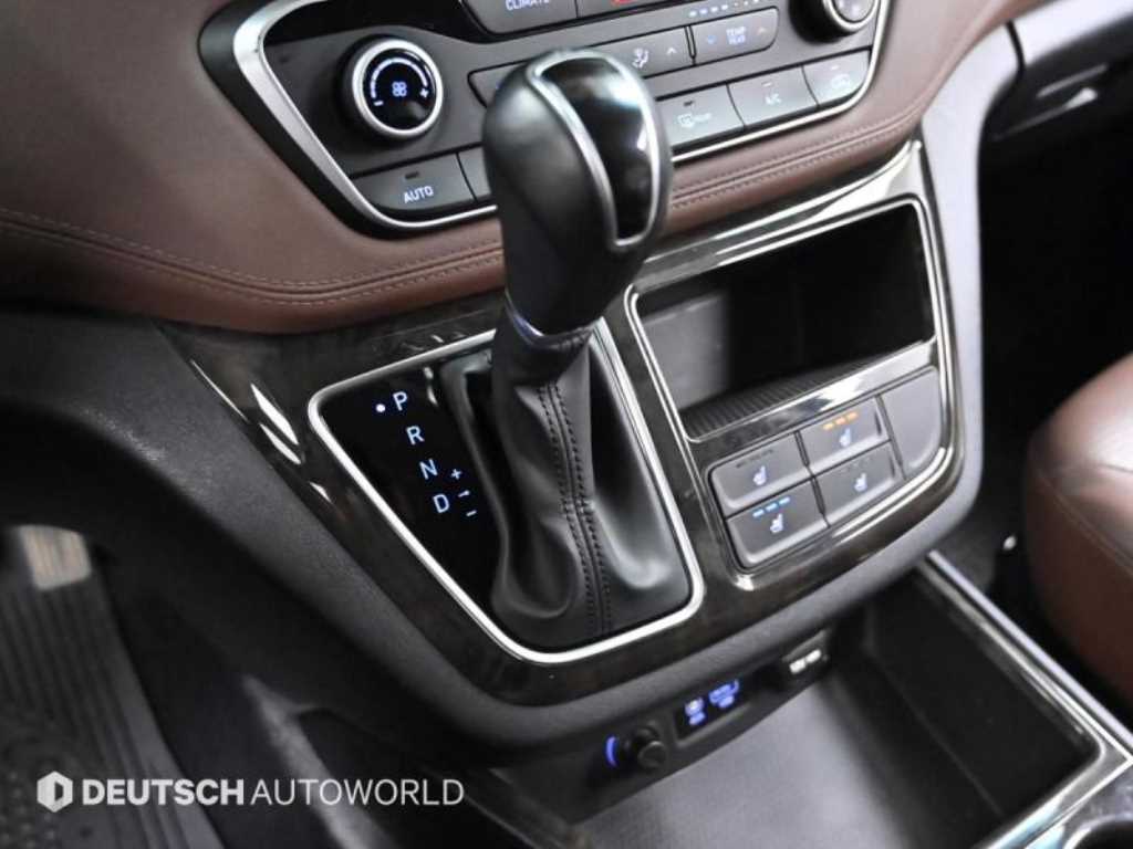 Hyundai Starex — photo 09