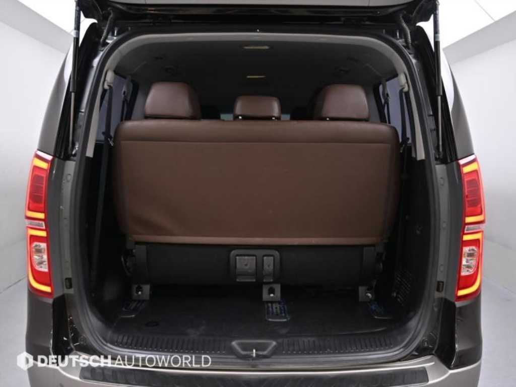 Hyundai Starex — photo 20