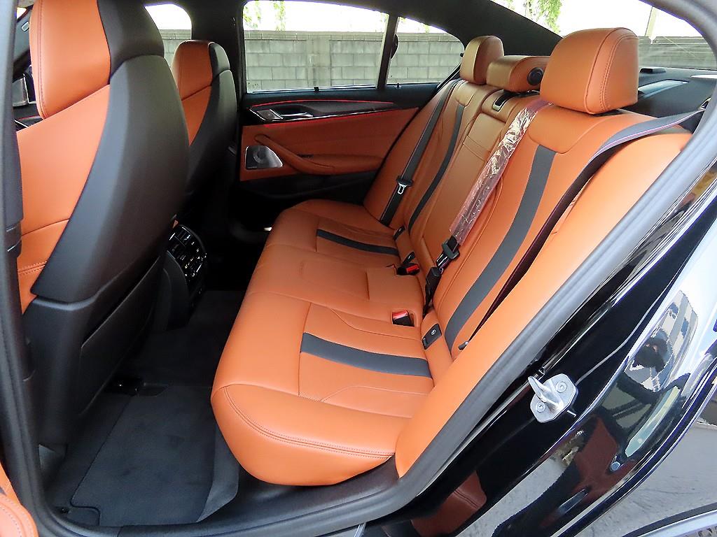 BMW M5 — photo 06