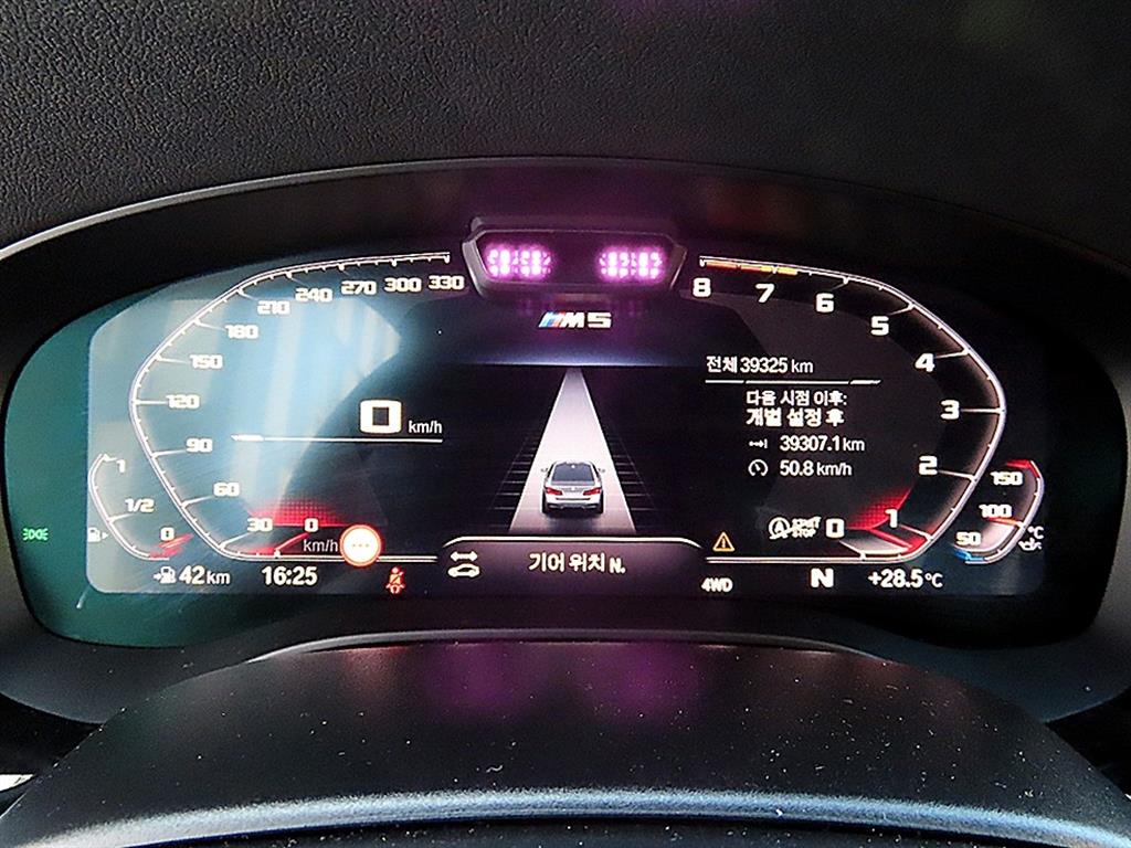 BMW M5 — photo 09