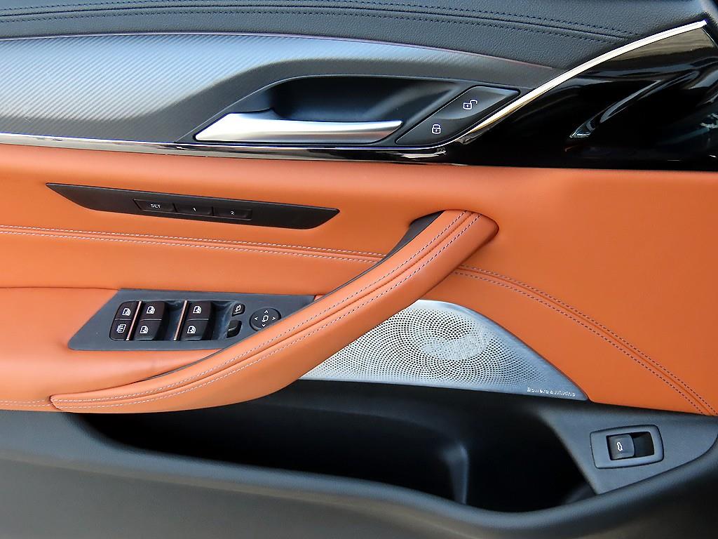 BMW M5 — photo 13