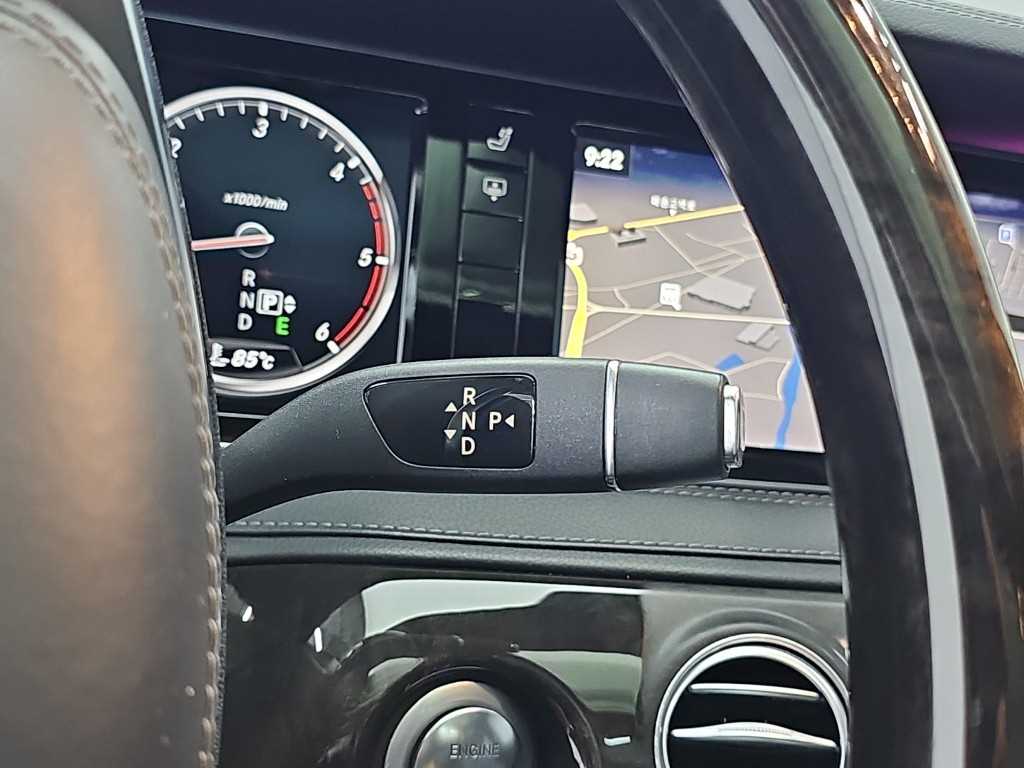 Mercedes-Benz S-Class — photo 08