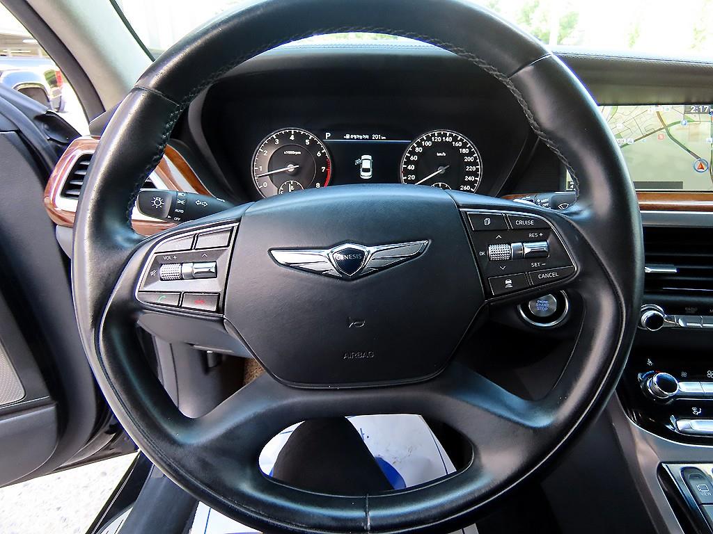 Genesis EQ900 — photo 08