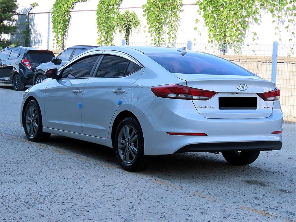 Hyundai Avante — photo 03