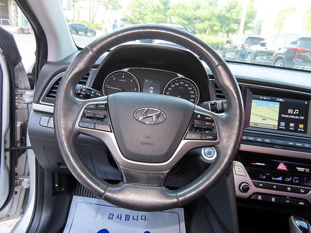 Hyundai Avante — photo 08