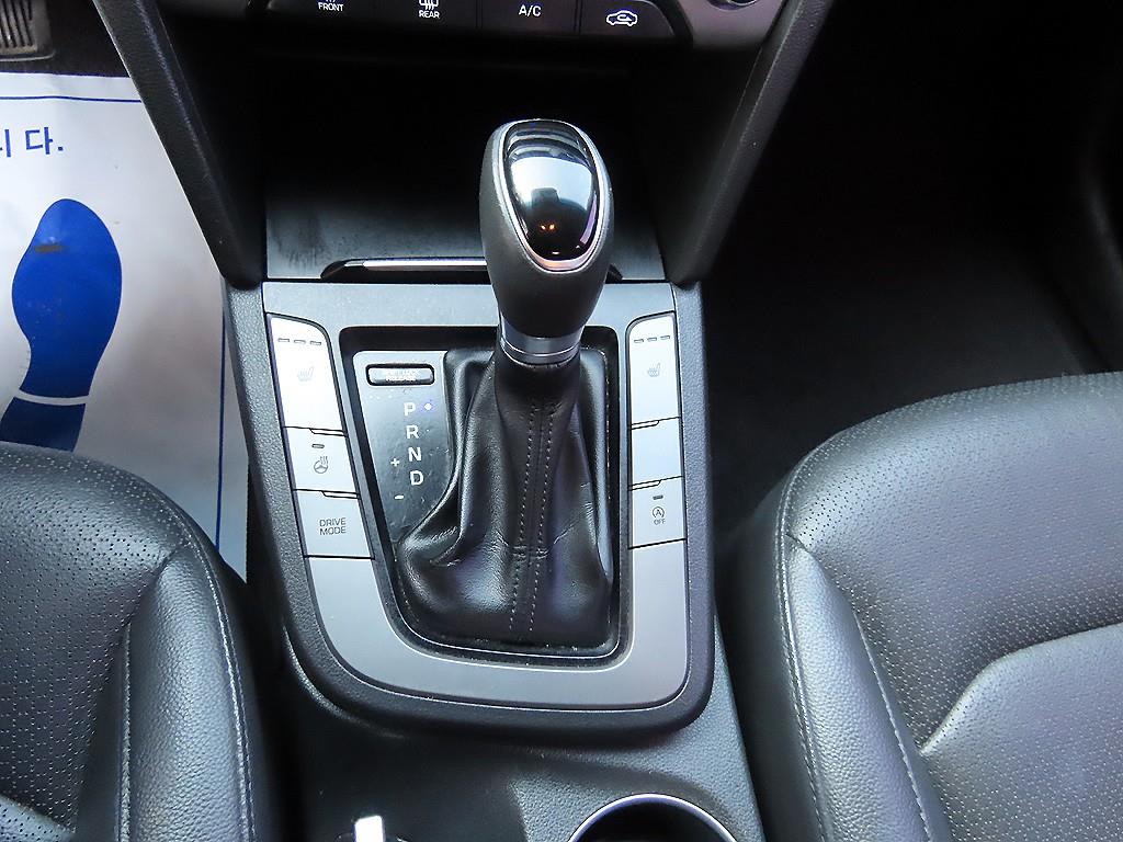 Hyundai Avante — photo 10
