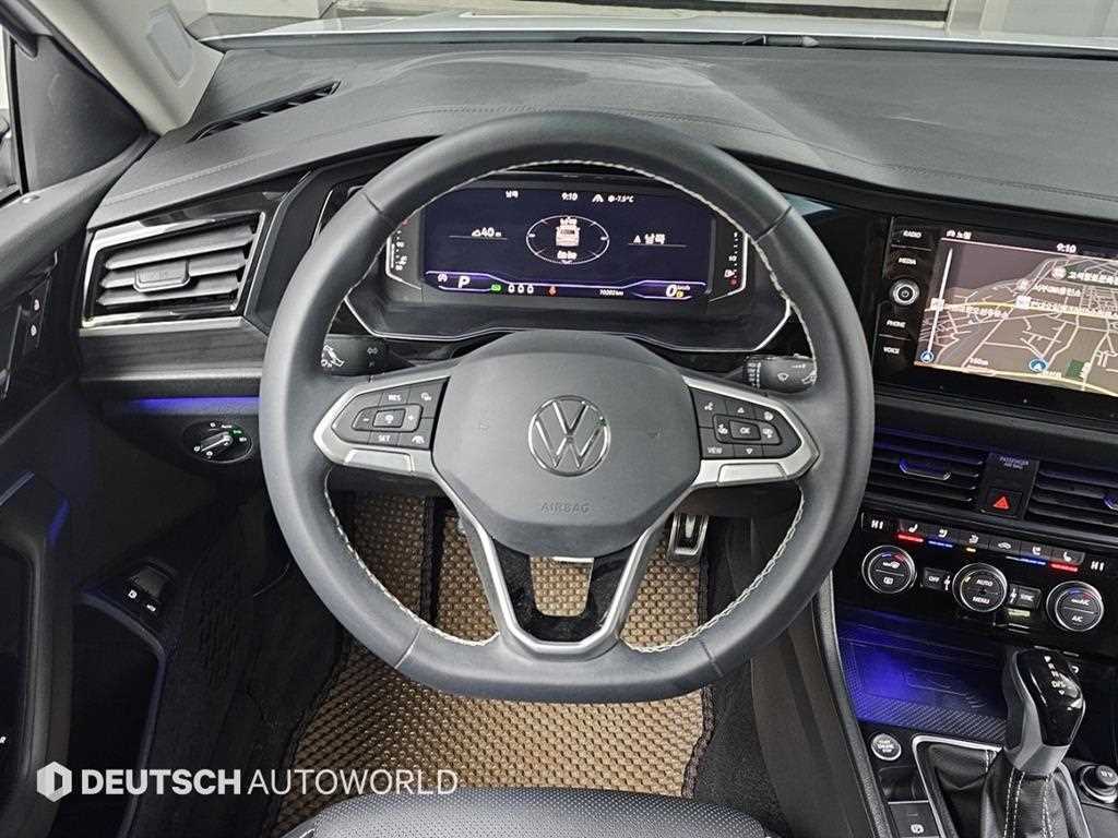 Volkswagen Jetta — photo 13