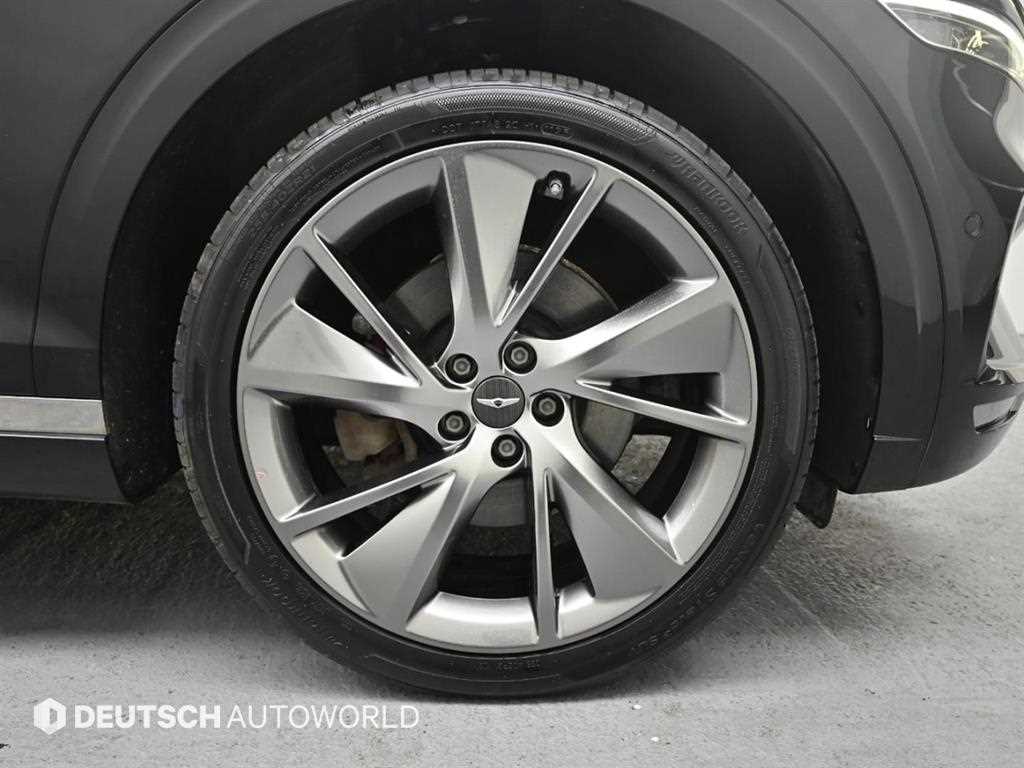 Genesis GV70 — photo 05