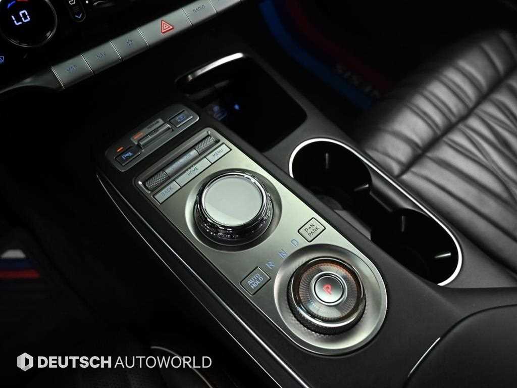 Genesis GV70 — photo 09