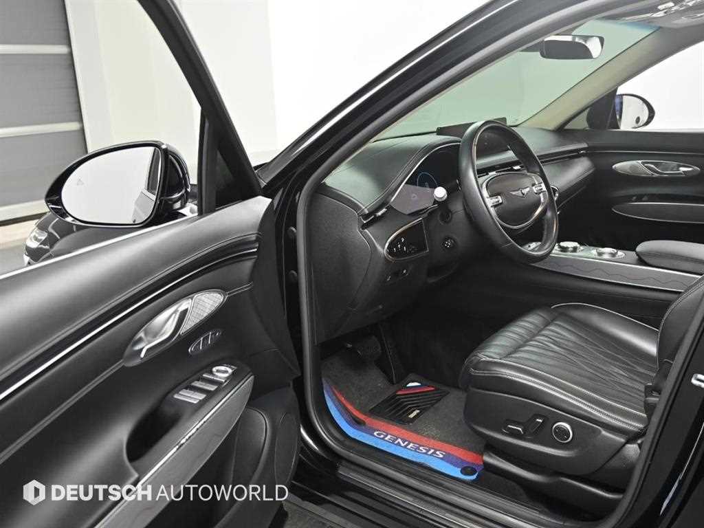 Genesis GV70 — photo 11