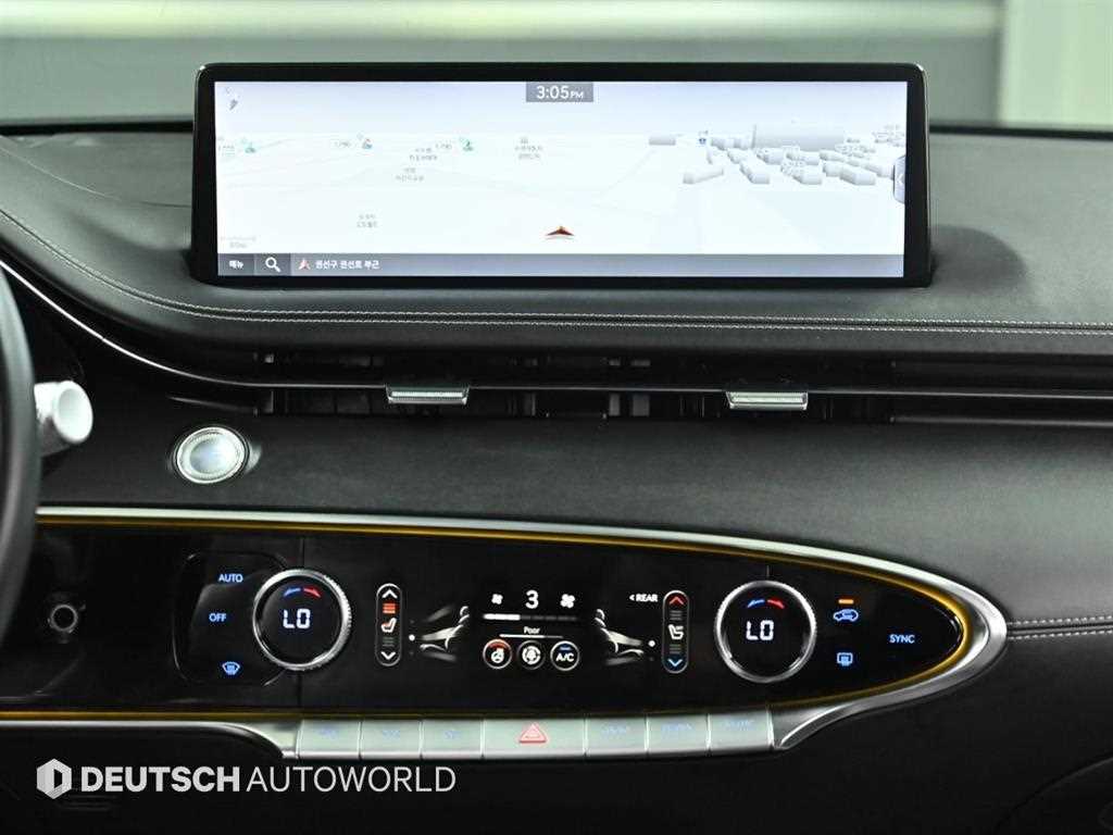 Genesis GV70 — photo 14