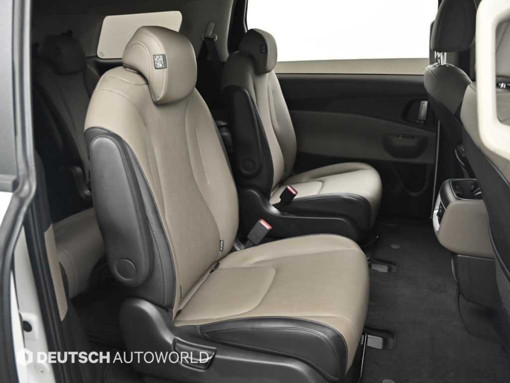 Kia Carnival — photo 12