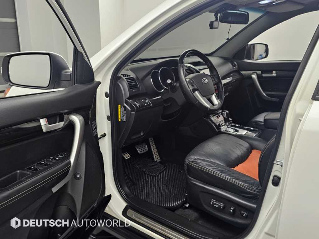 Kia Sorento — photo 11