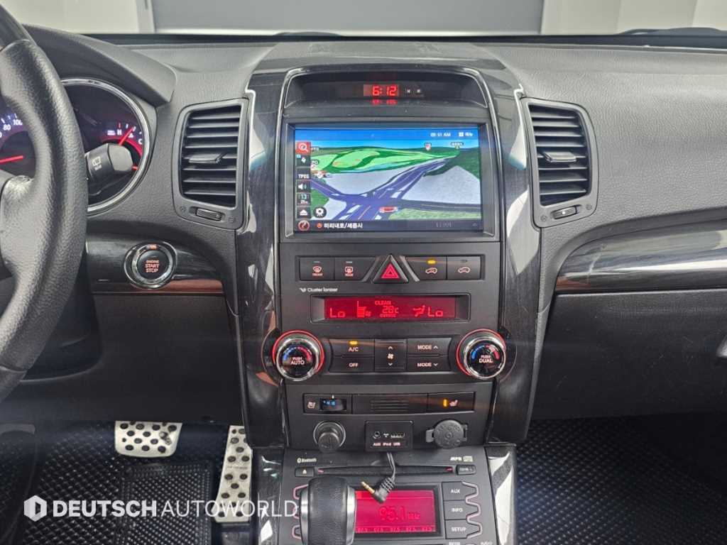 Kia Sorento — photo 14