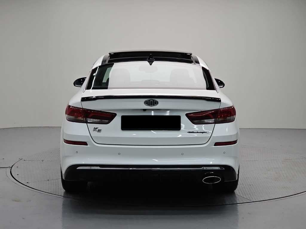 Kia K5 — photo 03