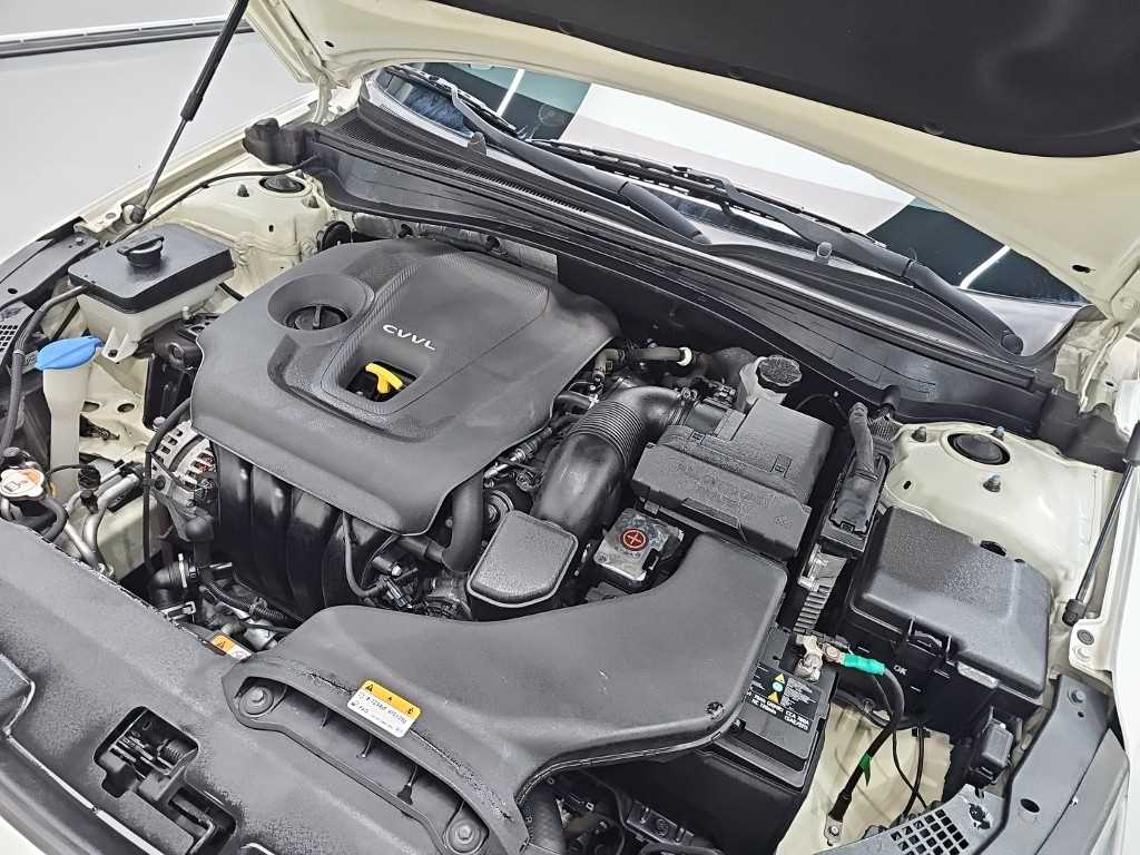 Kia K5 — photo 05