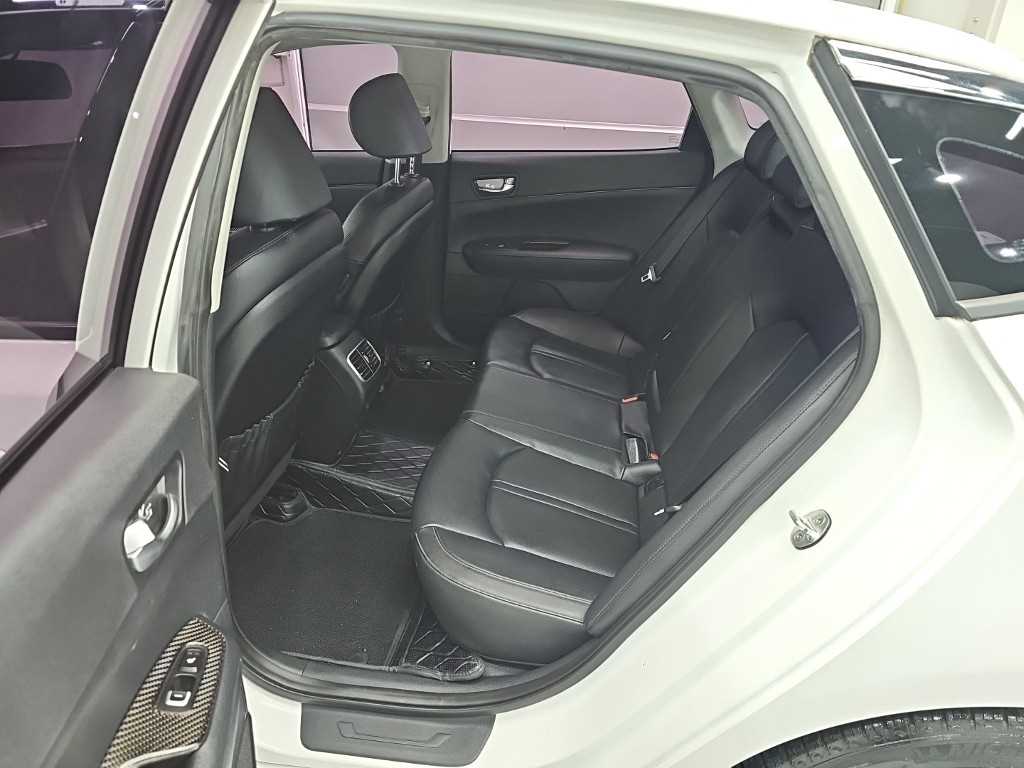 Kia K5 — photo 12