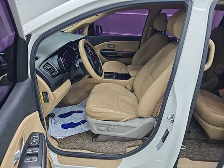 Kia Carnival — photo 11