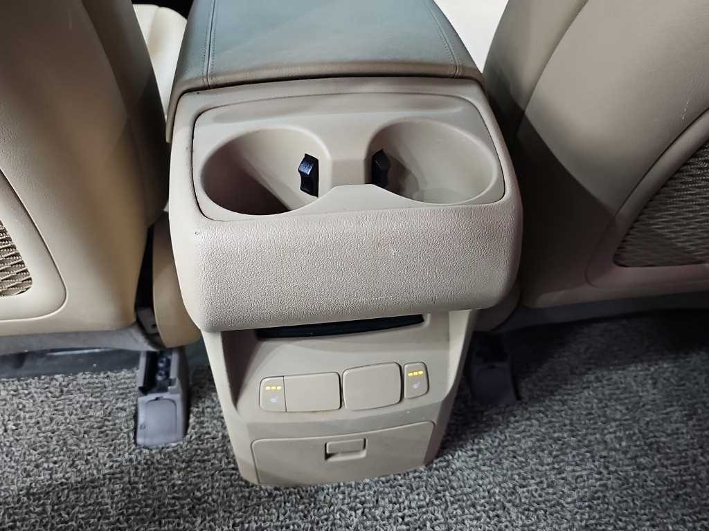 Kia Carnival — photo 13