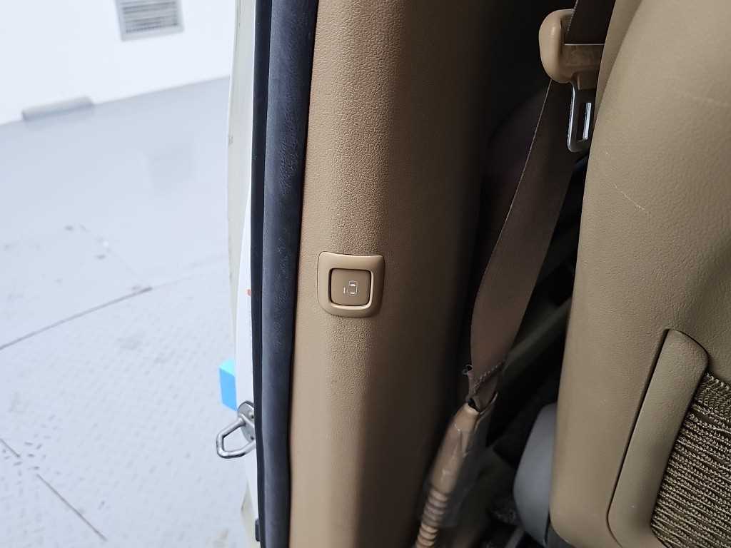 Kia Carnival — photo 14