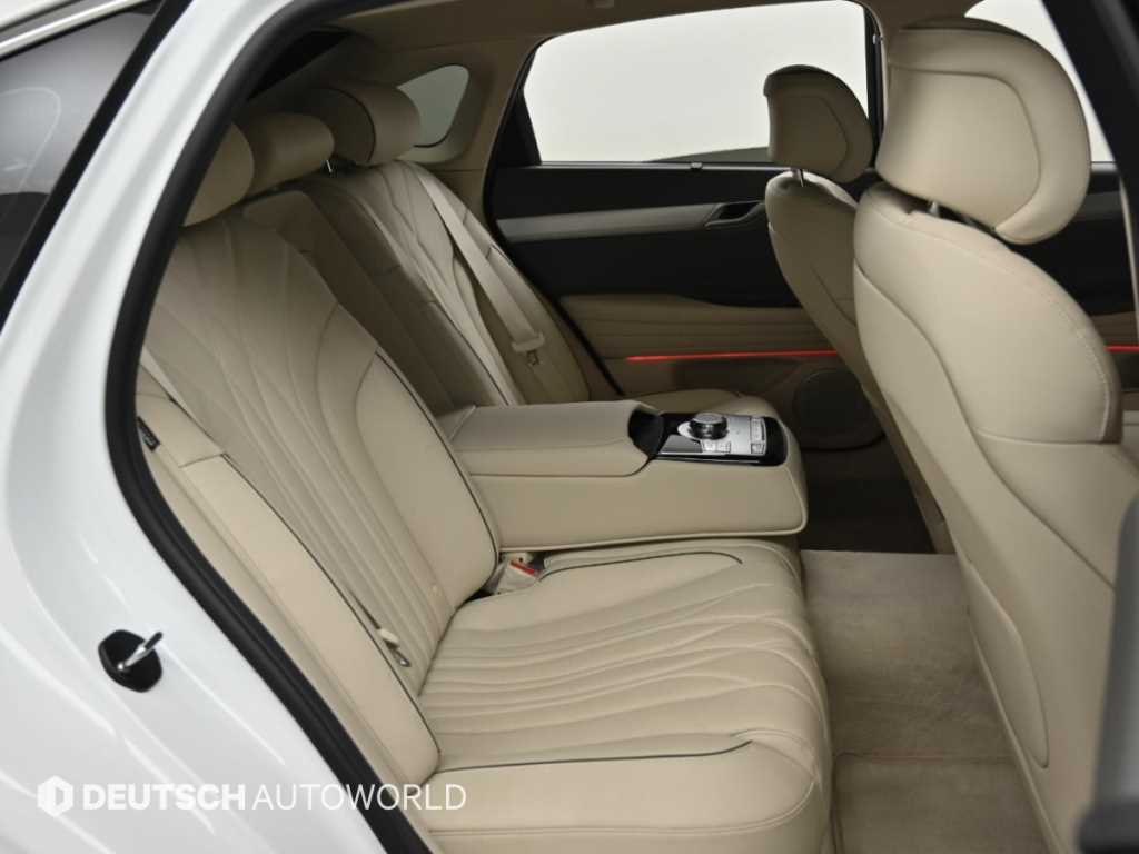 Genesis G80 — photo 12