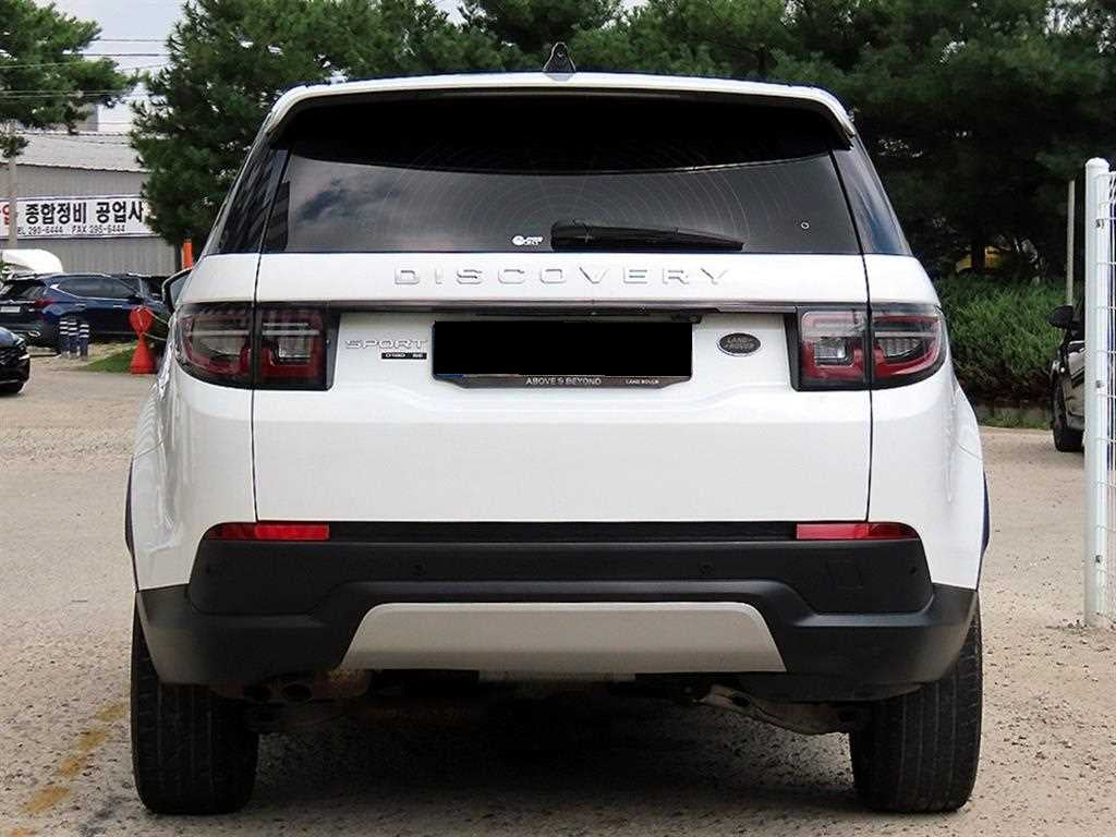 Land Rover Discovery Sport — photo 04