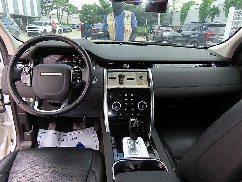 Land Rover Discovery Sport — photo 07