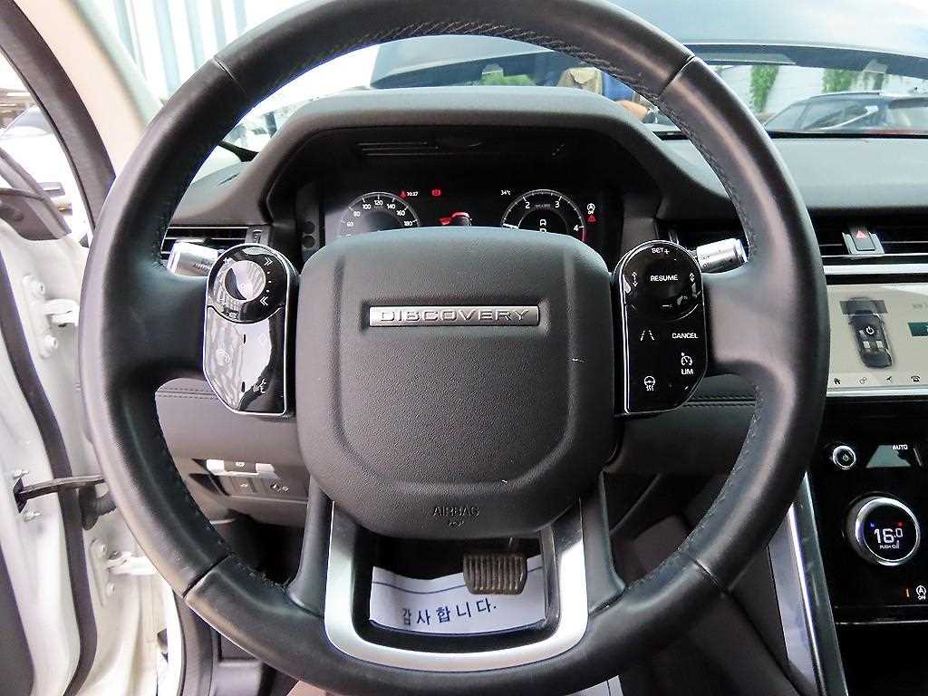 Land Rover Discovery Sport — photo 08