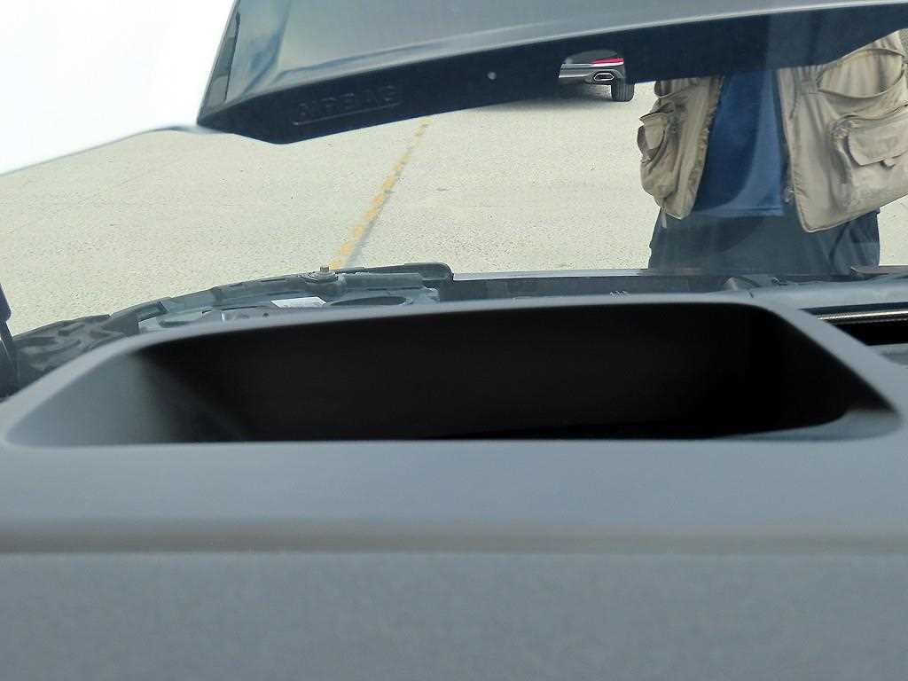 Land Rover Discovery Sport — photo 10