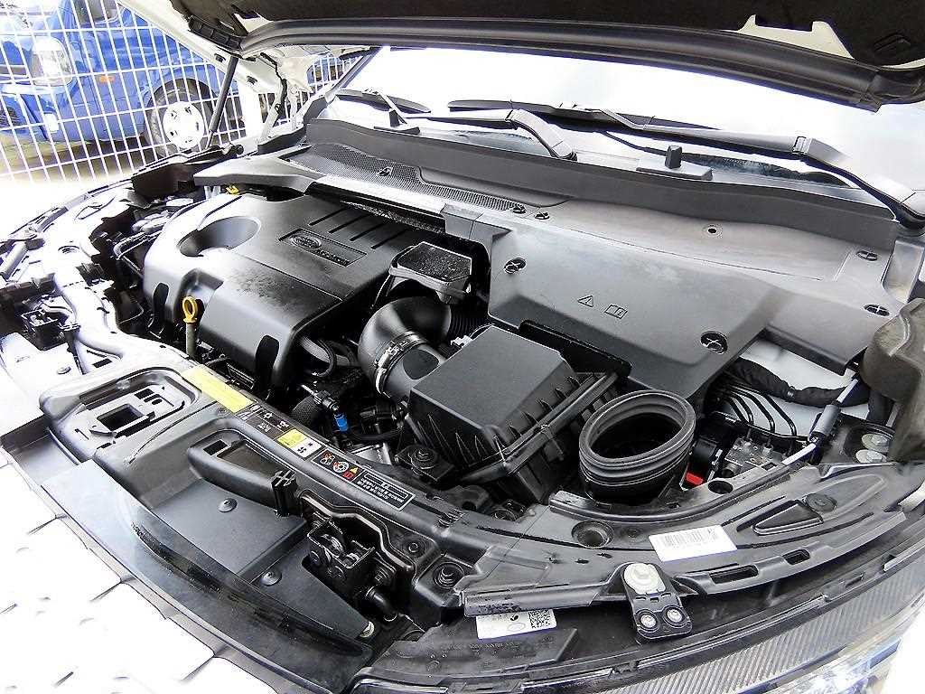 Land Rover Discovery Sport — photo 19