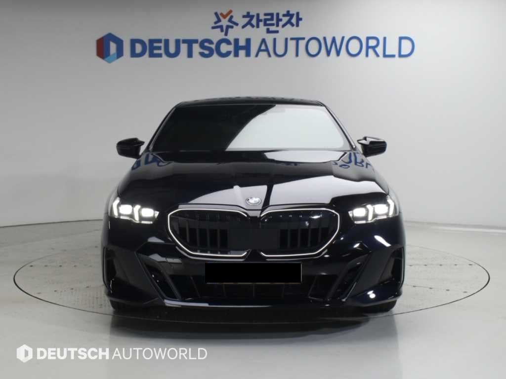 BMW 5-Series — photo 03