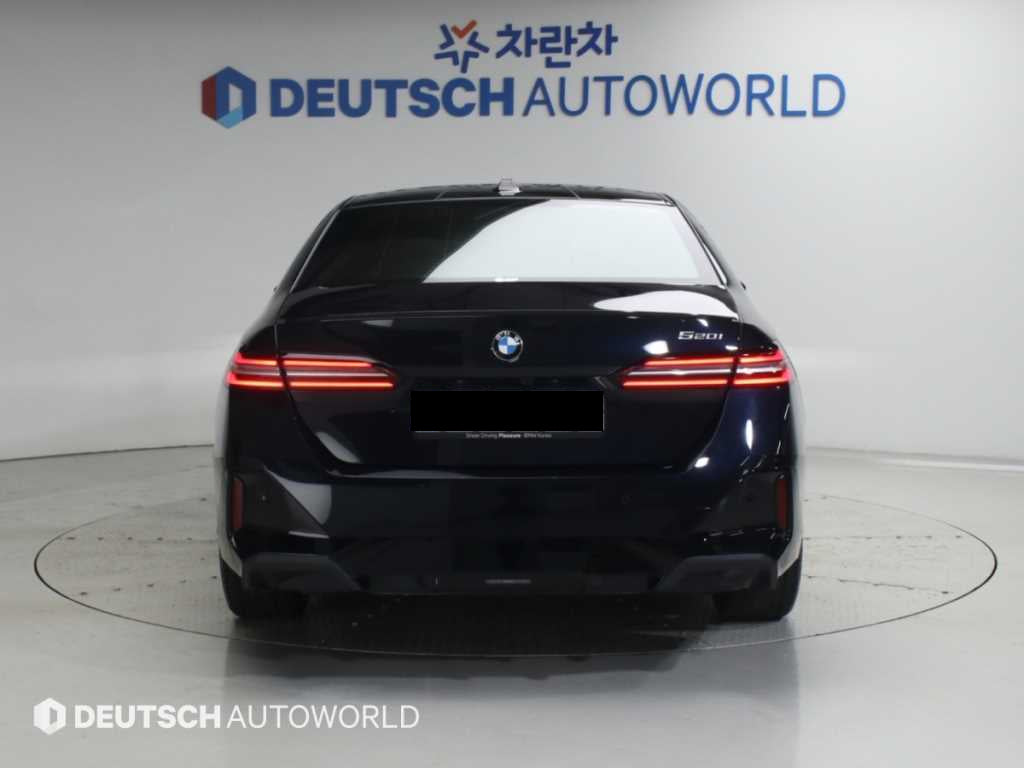 BMW 5-Series — photo 04
