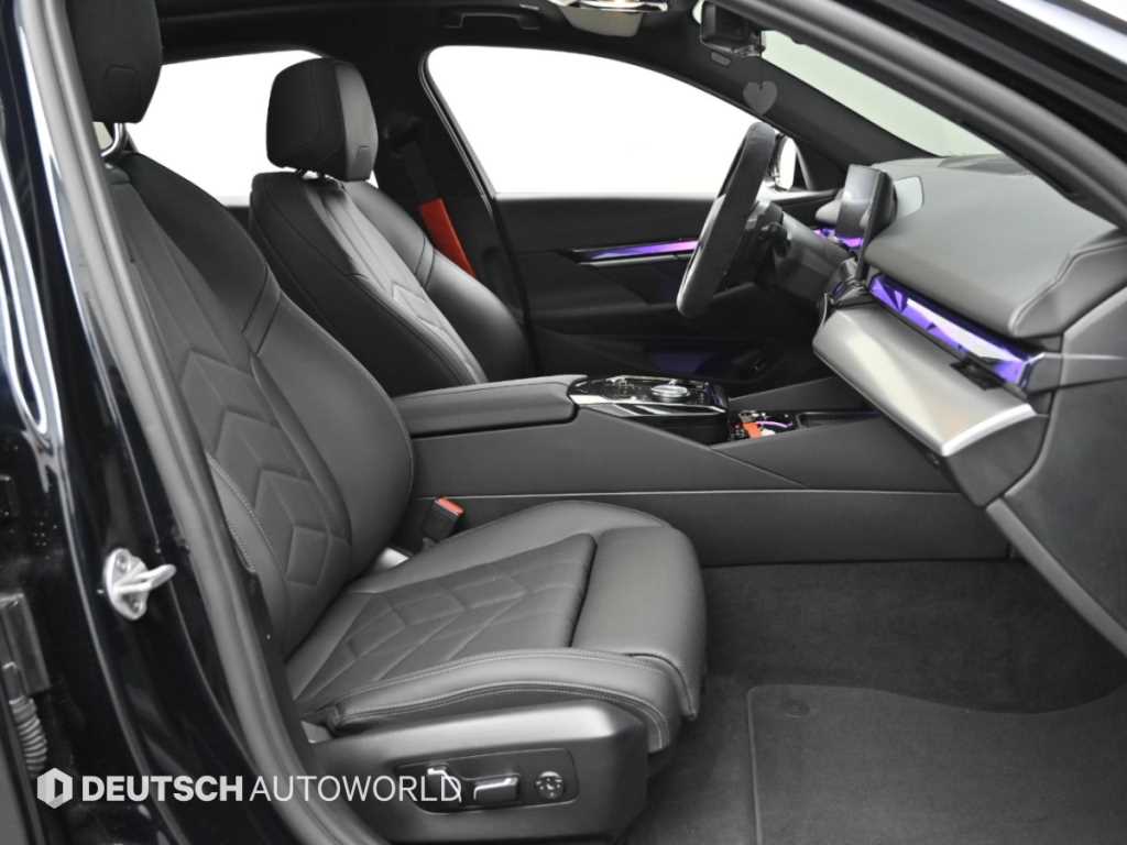 BMW 5-Series — photo 10
