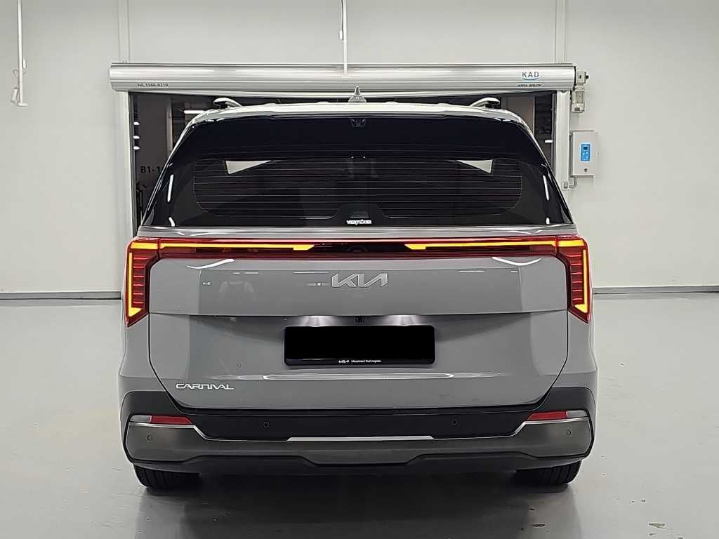 Kia Carnival — photo 03