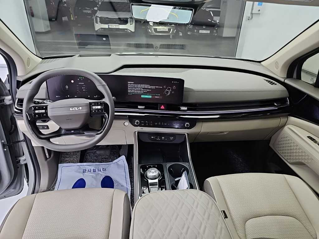 Kia Carnival — photo 07