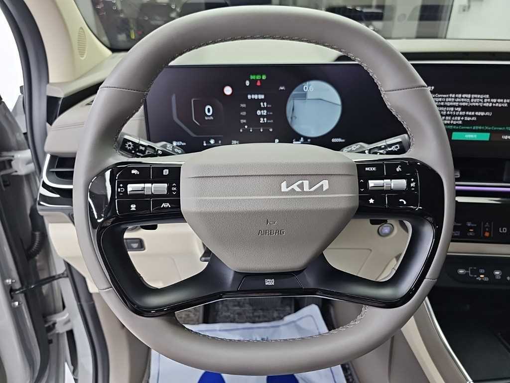 Kia Carnival — photo 09
