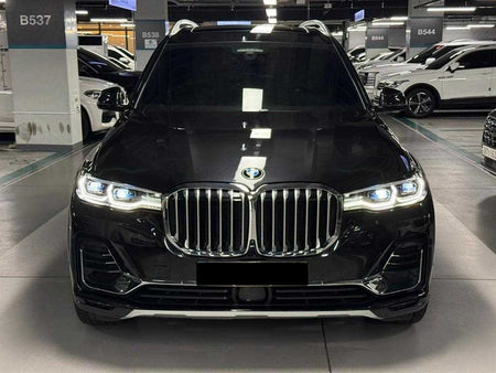 BMW X7 — photo 02