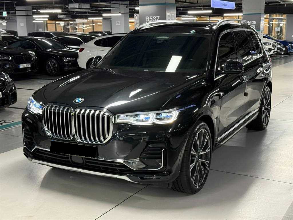 BMW X7 — photo 03